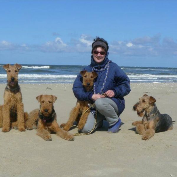 Züchterin Airedale Terrier vom Plettenberg