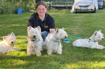West Highland White Terrier mit Züchterin Stephanie